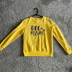“Dog Mom” crewneck sweatshirt